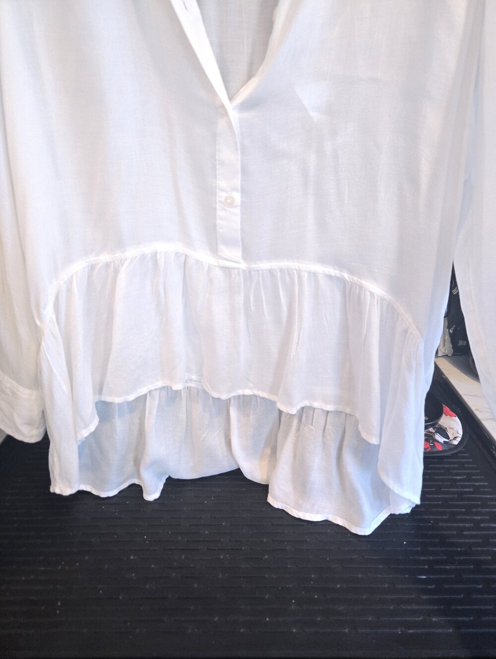 a.n.a White Ruffled Hi Low-Hem Long-Sleeve Tunic Blouse BUNDLE AND SAVE - Picture 3 of 4
